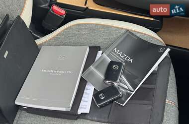 Внедорожник / Кроссовер Mazda MX-30 2020 в 