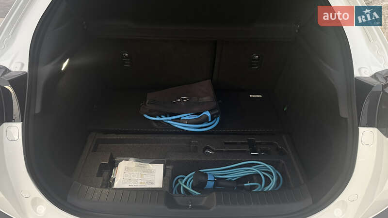 Внедорожник / Кроссовер Mazda MX-30 2023 в Луцке