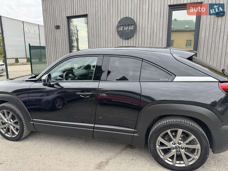 Внедорожник / Кроссовер Mazda MX-30 2020 в Тернополе