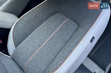 Внедорожник / Кроссовер Mazda MX-30 2021 в 