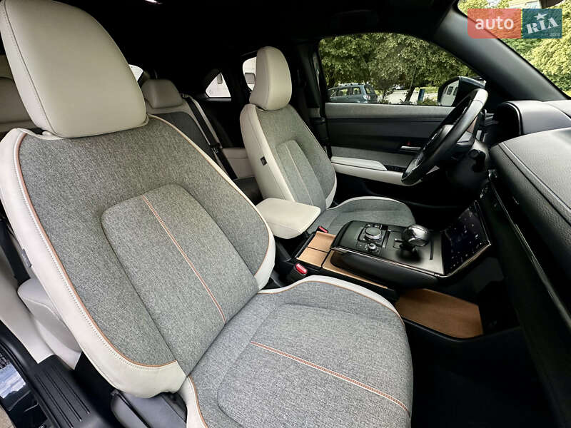 Позашляховик / Кросовер Mazda MX-30 2021 в Івано-Франківську