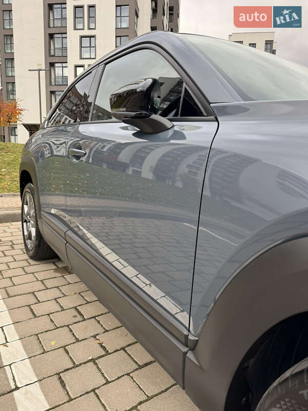 Внедорожник / Кроссовер Mazda MX-30 2021 в Луцке