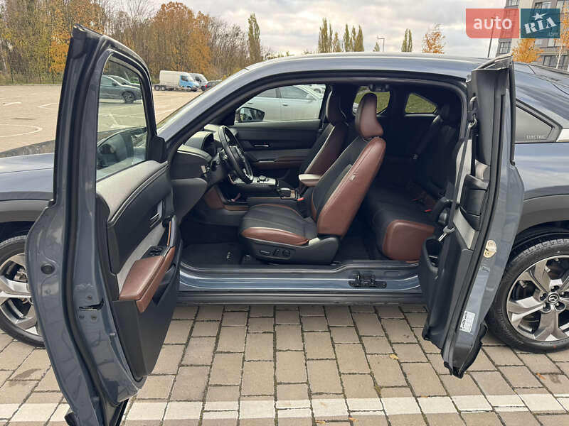 Внедорожник / Кроссовер Mazda MX-30 2021 в Луцке