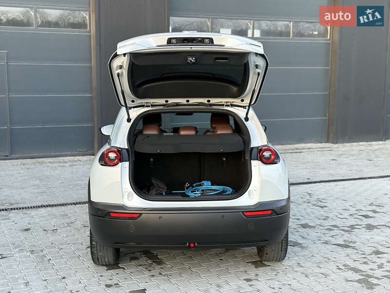 Внедорожник / Кроссовер Mazda MX-30 2020 в Городке