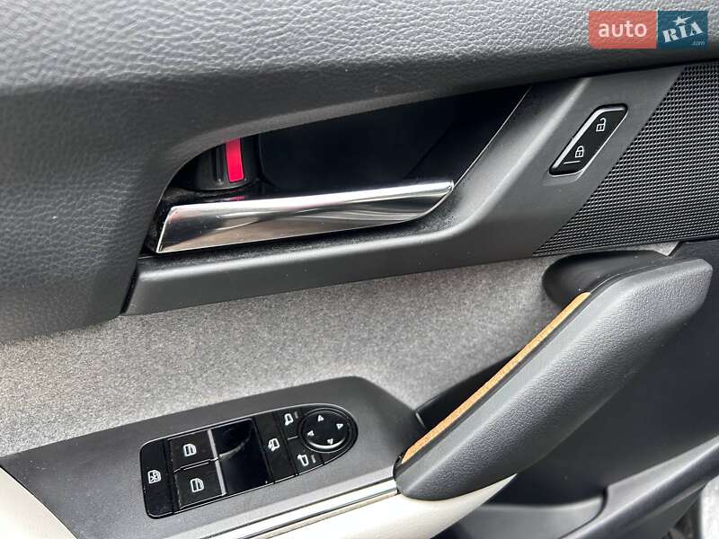 Позашляховик / Кросовер Mazda MX-30 2020 в Тлумачі