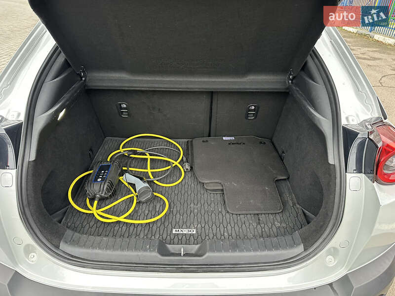 Внедорожник / Кроссовер Mazda MX-30 2020 в Николаеве