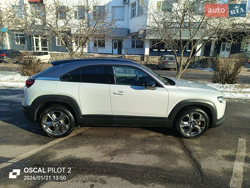 Внедорожник / Кроссовер Mazda MX-30 2020 в Черкассах