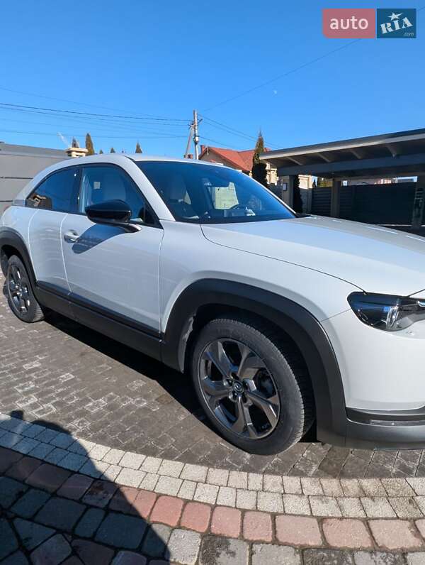 Внедорожник / Кроссовер Mazda MX-30 2020 в Городке