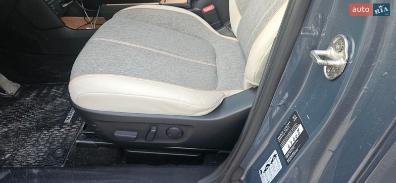 Внедорожник / Кроссовер Mazda MX-30 2020 в Львове