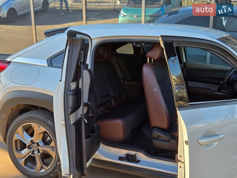 Позашляховик / Кросовер Mazda MX-30 2020 в Києві