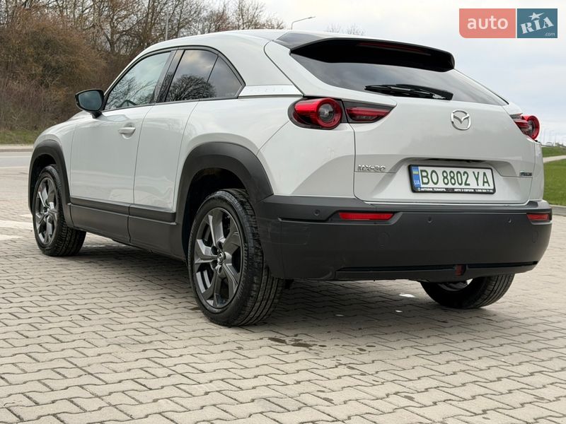 Внедорожник / Кроссовер Mazda MX-30 2020 в Тернополе
