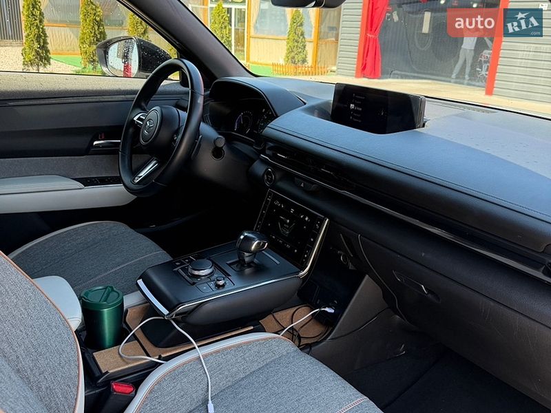Внедорожник / Кроссовер Mazda MX-30 2020 в Киеве