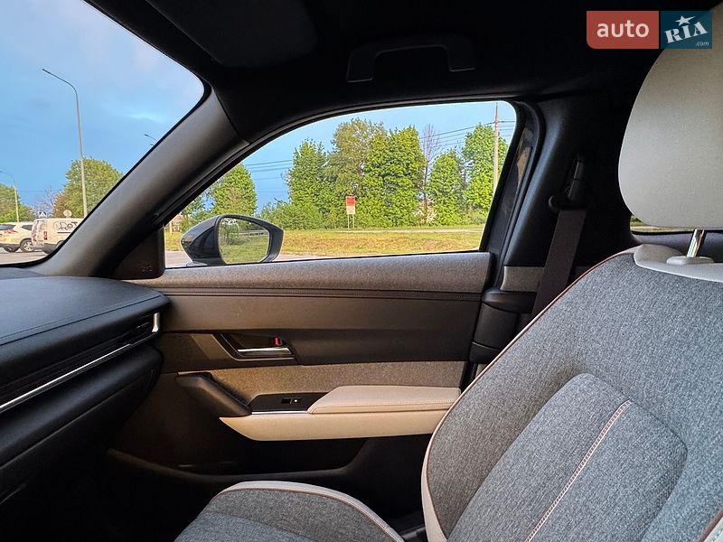 Внедорожник / Кроссовер Mazda MX-30 2020 в Киеве