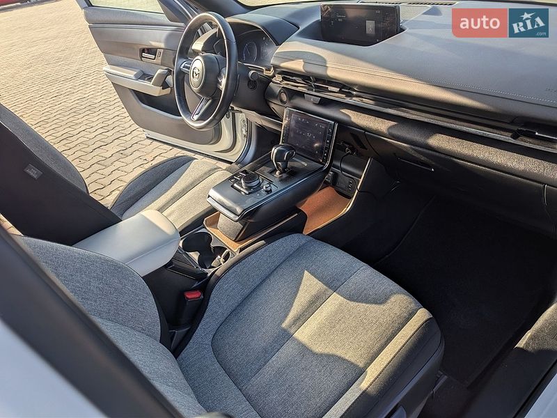 Внедорожник / Кроссовер Mazda MX-30 2021 в Дрогобыче