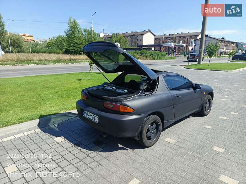 Купе Mazda MX-3 1993 в Ужгороде