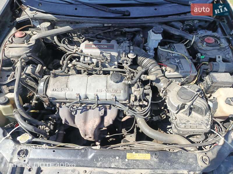 Купе Mazda MX-3 1993 в Ужгороде