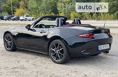 Родстер Mazda MX-5 2017 в 