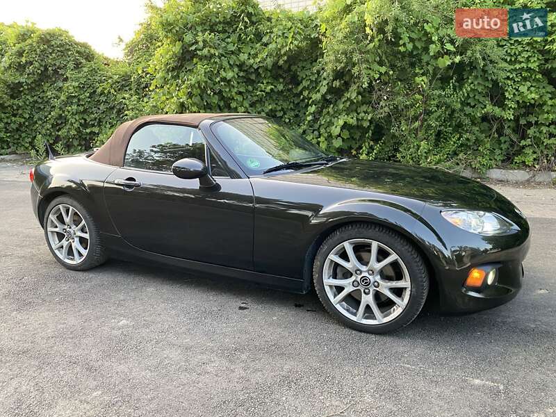 Родстер Mazda MX-5 2013 в 