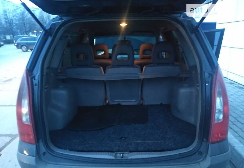 Минивэн Mazda Premacy 2001 в Черновцах