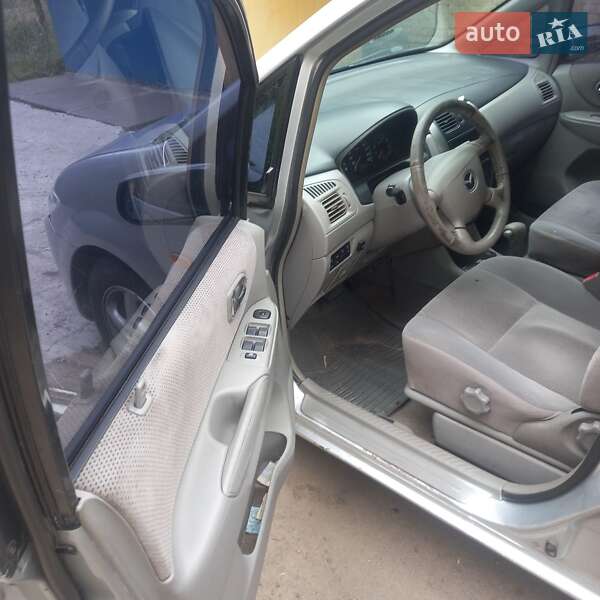 Минивэн Mazda Premacy 2003 в Вишневом