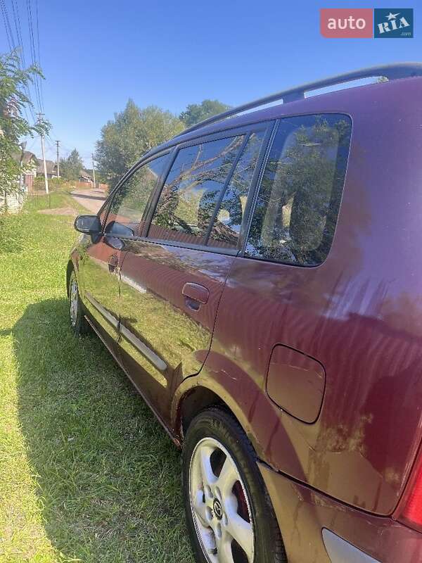 Минивэн Mazda Premacy 1999 в Кицмани