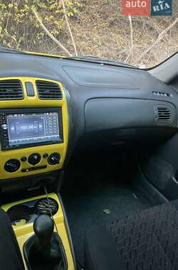 Седан Mazda Protege 2003 в Запоріжжі