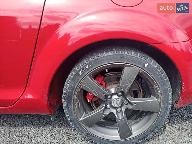 Купе Mazda RX-8 2004 в Воловцю