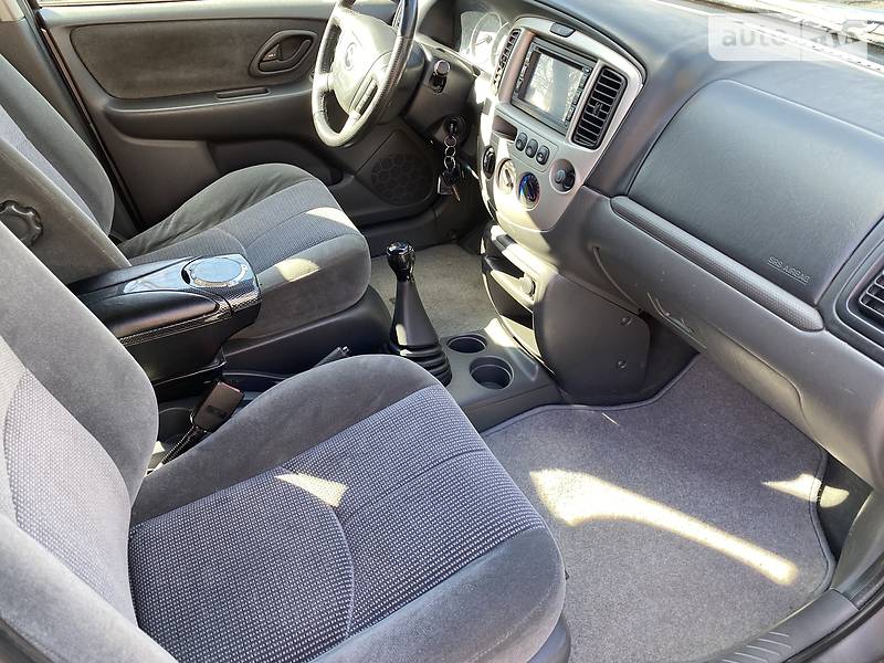 Позашляховик / Кросовер Mazda Tribute 2004 в Херсоні