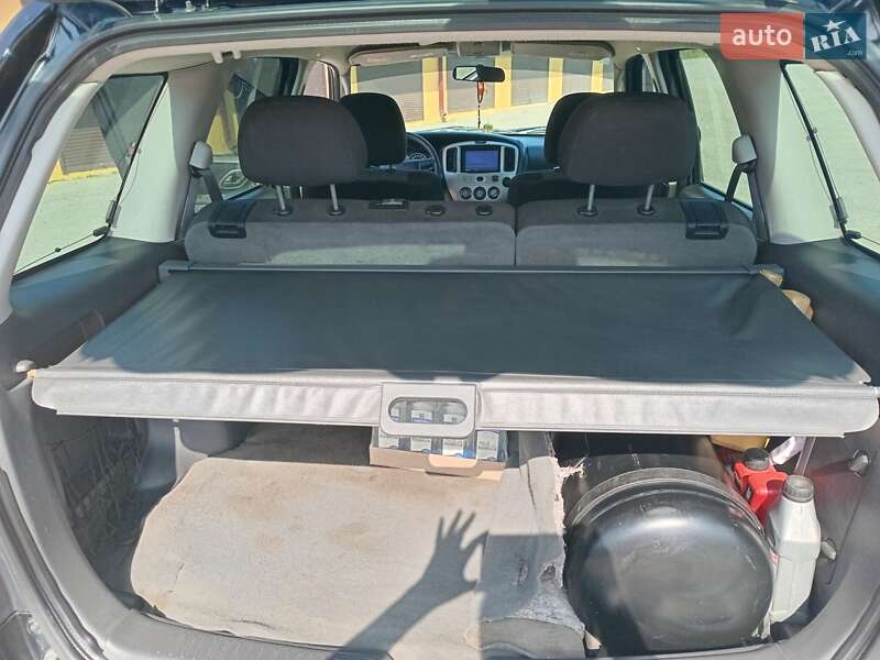 Позашляховик / Кросовер Mazda Tribute 2005 в Почаєві