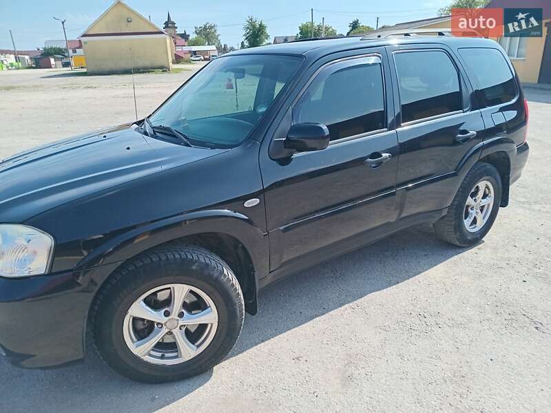 Позашляховик / Кросовер Mazda Tribute 2005 в Почаєві