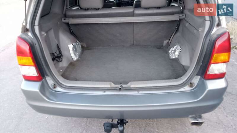 Внедорожник / Кроссовер Mazda Tribute 2001 в Запорожье