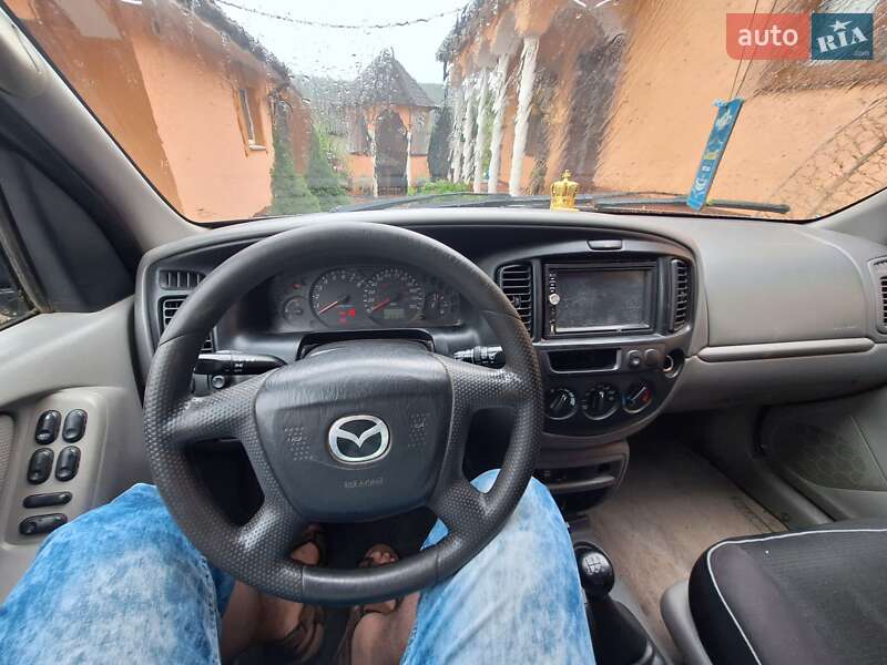 Внедорожник / Кроссовер Mazda Tribute 2002 в Черновцах