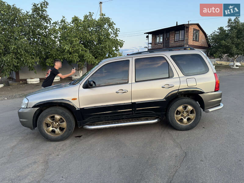 Внедорожник / Кроссовер Mazda Tribute 2002 в Первомайске