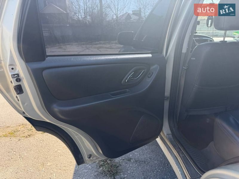 Внедорожник / Кроссовер Mazda Tribute 2004 в Сумах