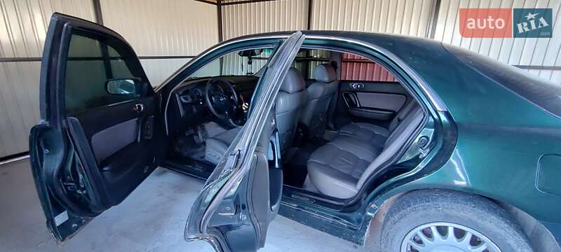 Седан Mazda Xedos 9 2000 в Хотине