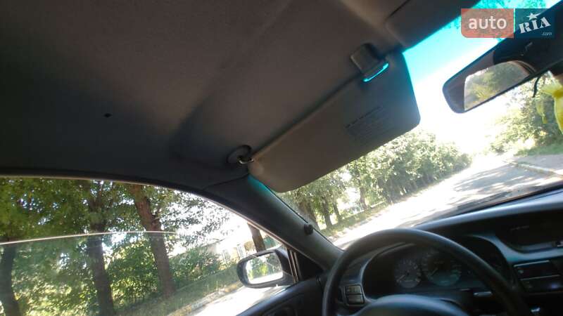 Седан Mazda Xedos 9 1995 в Святопетрівське