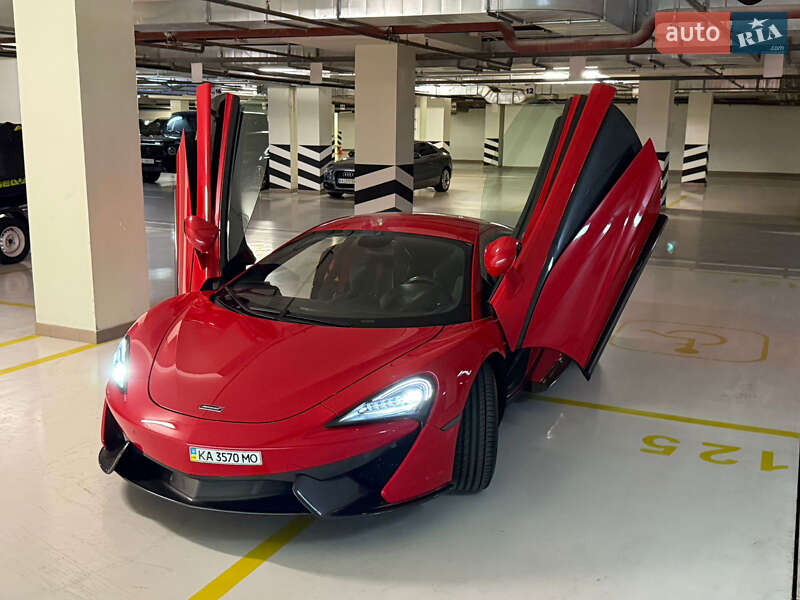 McLaren 570S 2016