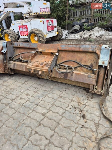 Колесный экскаватор Mecalac 12MXT 2011 в Бучаче