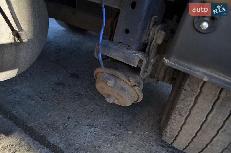 Цистерна полуприцеп Menci SA 2007 в Львове