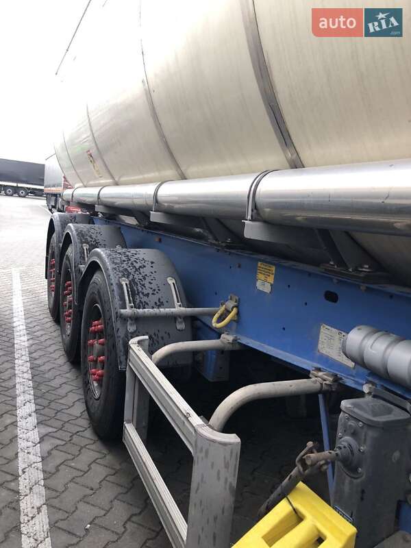 Цистерна полуприцеп Menci SA 2014 в Львове