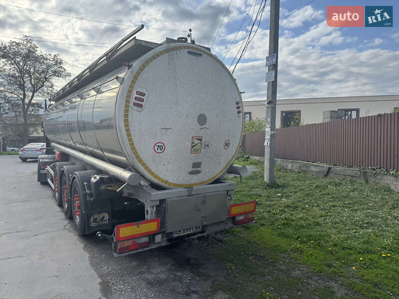 Цистерна Menci SA 2007 в Виннице