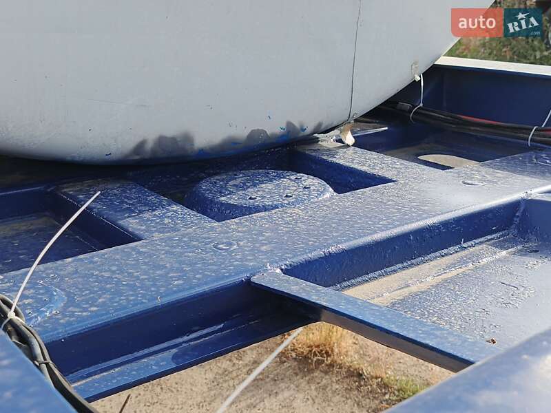 Цистерна полуприцеп Menci SA 2008 в Одессе