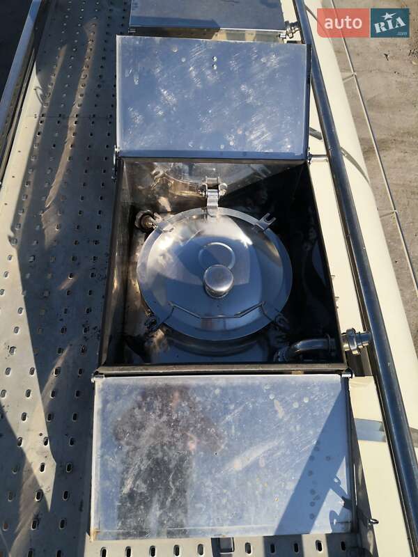 Цистерна напівпричіп Menci SA 2014 в Кам'янському