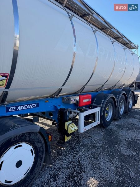 Цистерна полуприцеп Menci SA 2007 в Нежине