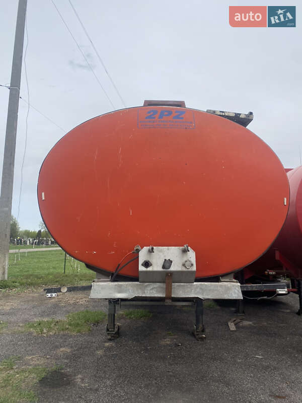 Цистерна полуприцеп Menci SL 1996 в Ромнах