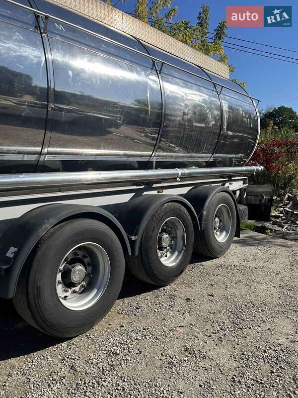 Цистерна полуприцеп Menci SL 1999 в Хотине