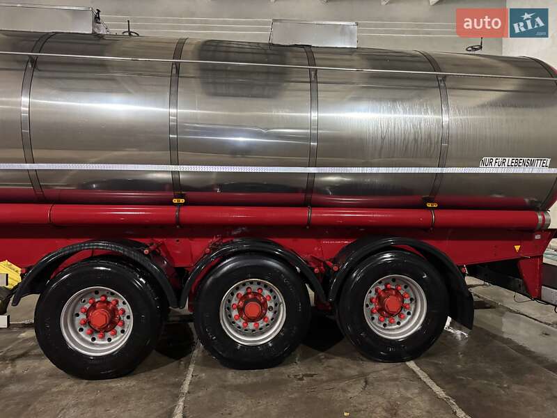 Цистерна напівпричіп Menci SL 1995 в Ужгороді