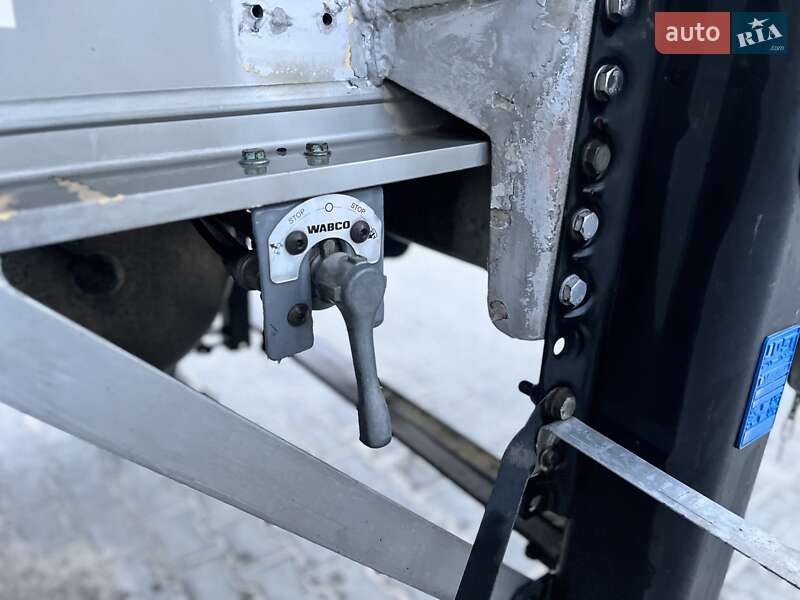 Цистерна полуприцеп Menci SL 1995 в Черновцах