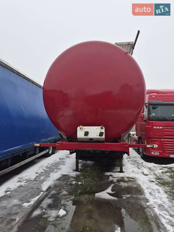 Цистерна полуприцеп Menci SL 2002 в Черкассах фото 2 Цистерна полуприцеп Menci SL 2002 в Черкассах