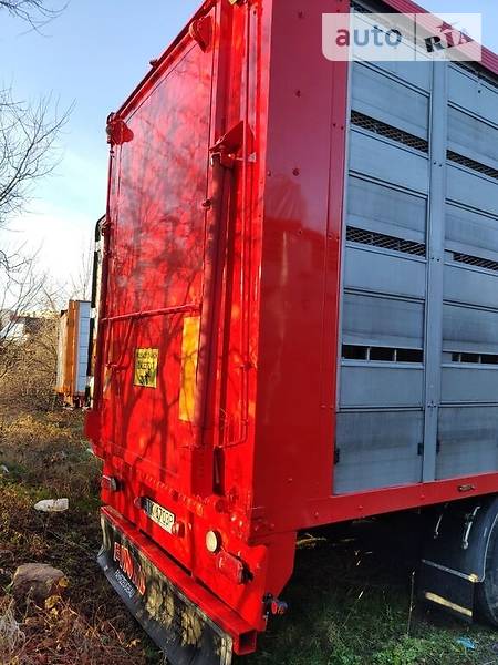 Для перевезення тварин - напівпричіп Menke 324 2007 в Радомишлі